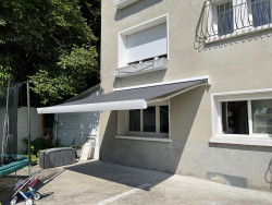 store banne ouvert