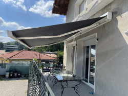 store banne ouvert